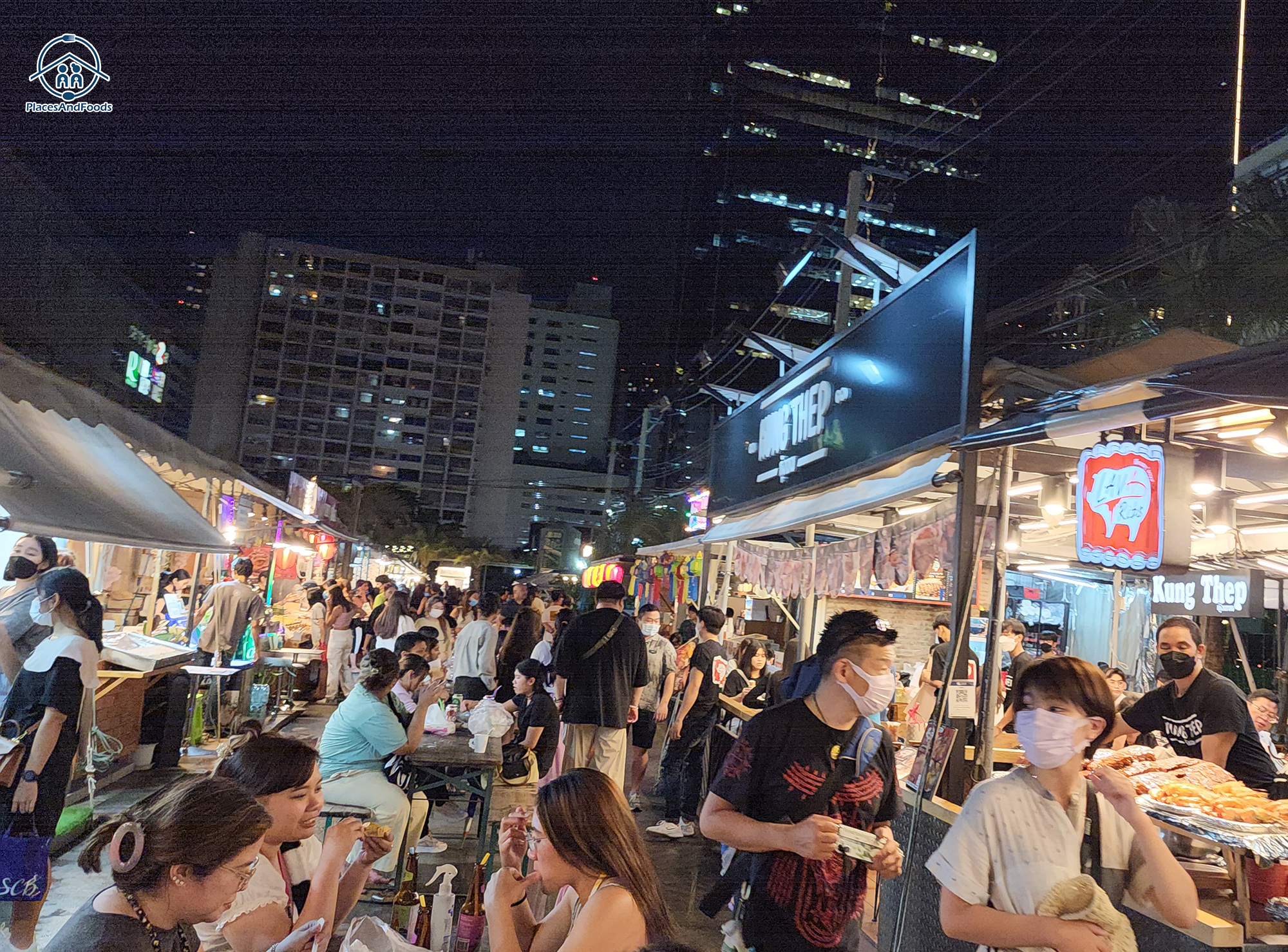 jodd-fair-night-market-in-bangkok